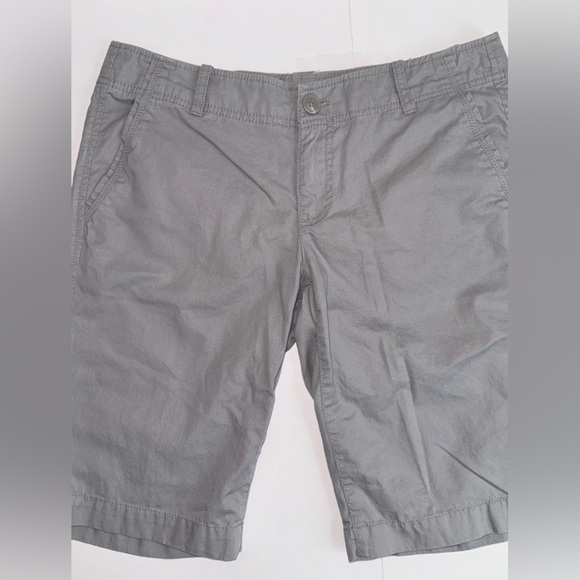 LOFT Pants - loft women's gray boyfriend shorts size 6